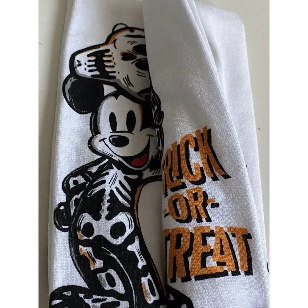 2 Pk Disney Halloween‎ Kitchen Towels Mickey Mouse Trick Treat Skeleton Costume
